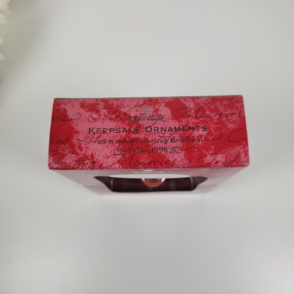 VTG Hallmark Keepsake Ornament 1998 Chicago Bulls NBA Collection- Basketball - Picture 4 of 6